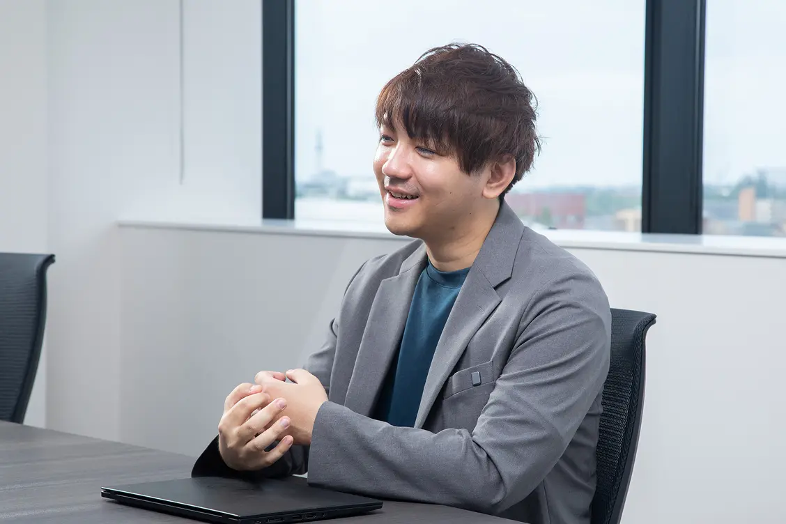 インタビュー写真-02