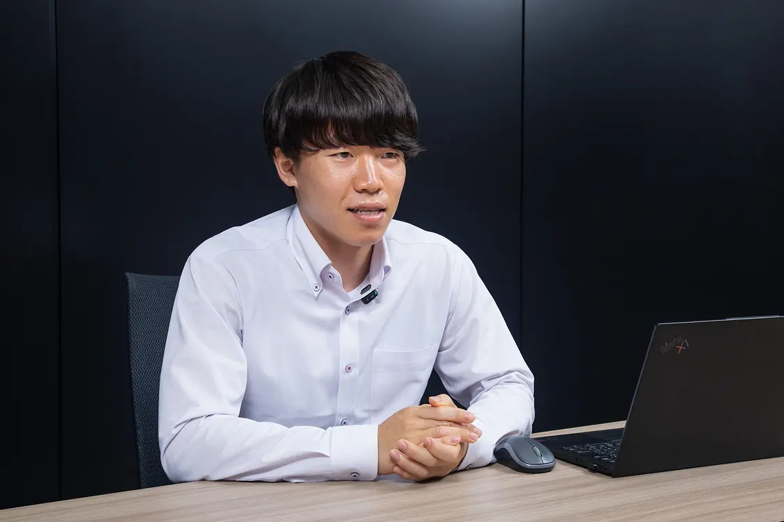 インタビュー写真-02